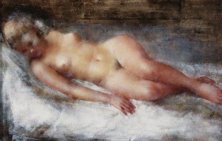 Model with flaxen hari